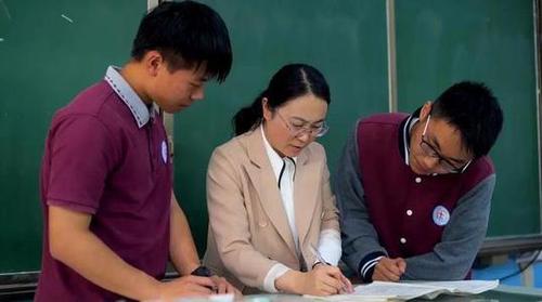 为什么当老师累 为什么当一个敬业爱岗的好老师更累