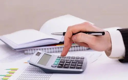 大学生进厂打暑假工好吗 大学生进厂打暑假工要注意什么