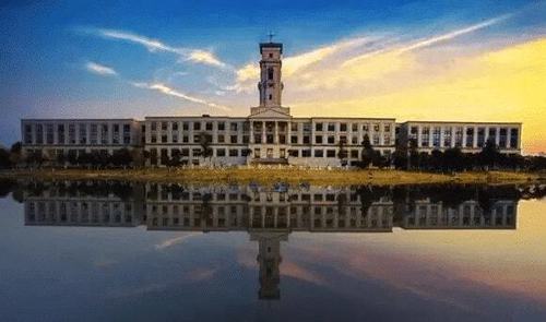 2022美国法律专业大学排名前30名一览