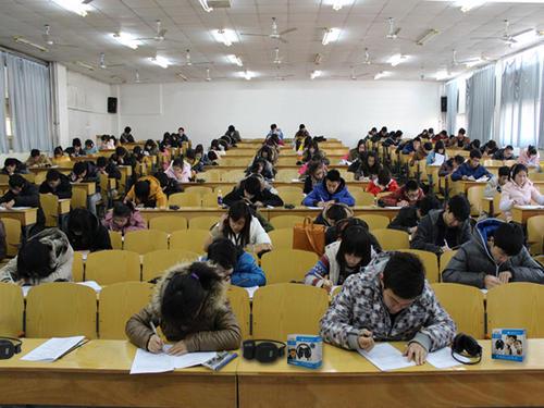 四六级考试承诺书在哪里打印 英语四六级考试的报名流程是什么