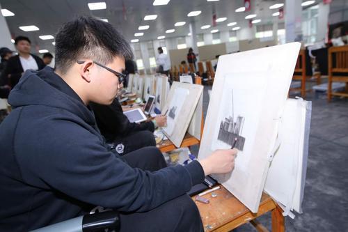 美术生学费大概多少钱 美术生就业方向